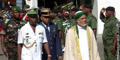Le chef d'état-major de l'armée et le président des Comores
